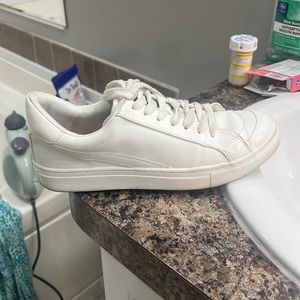 White sneakers size 8.5